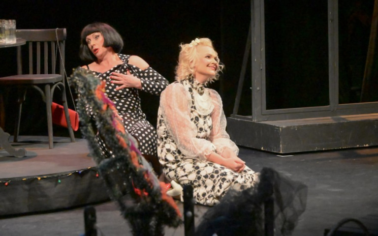 Авантюристки