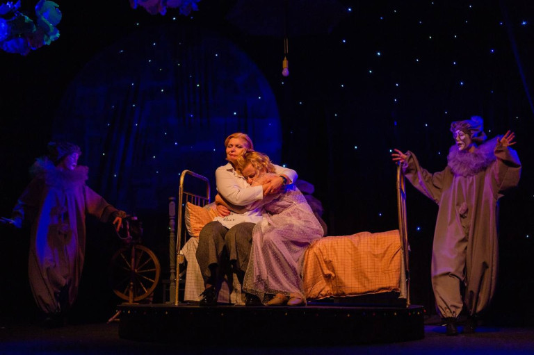 Авантюристки